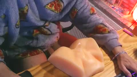 toohugeandstonedxoxo online show from 09.22.25