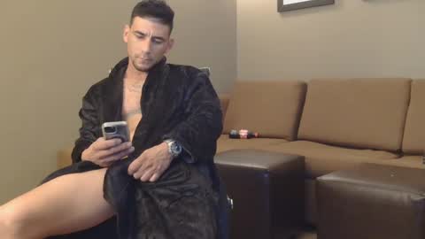 Snapshot of toomuchsmoke chatting on 12.31.24 toomuchsmoke online show from 12.31.24