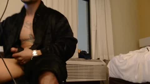 Snapshot of toomuchsmoke chatting on 01.18.25 toomuchsmoke online show from 01.18.25