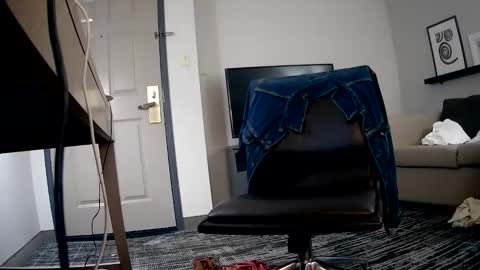 Snapshot of toomuchsmoke chatting on 10.07.25 toomuchsmoke online show from 10.07.25