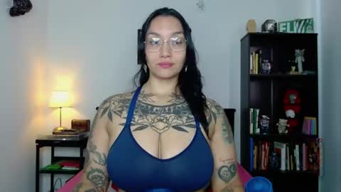 Snapshot of toothyy chatting on 06.22.26 toothyy online show from 06.22.26