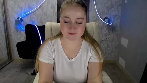 tori_blond online show from 12.02.24