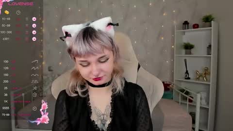 Tori online show from 10.16.25