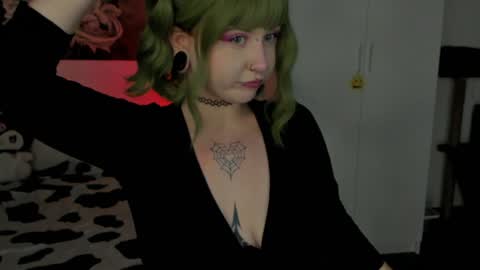 Snapshot of toriayun0 chatting on 01.29.25 your personal gothic girl check it online show from 01.29.25