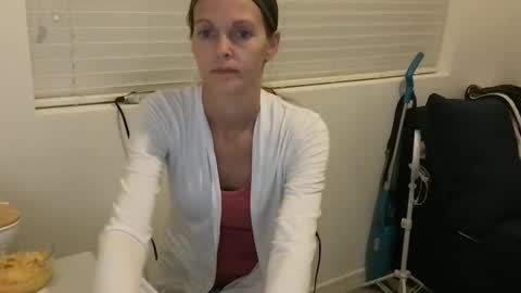 Tori Ryann online show from 01.04.25