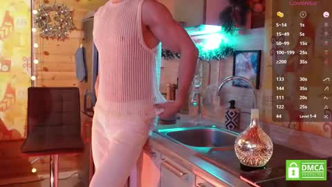 Snapshot of touch_of_eros chatting on 01.19.25 Paul online show from 01.19.25