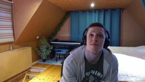 Snapshot of touch_of_eros chatting on 02.11.25 Paul online show from 02.11.25