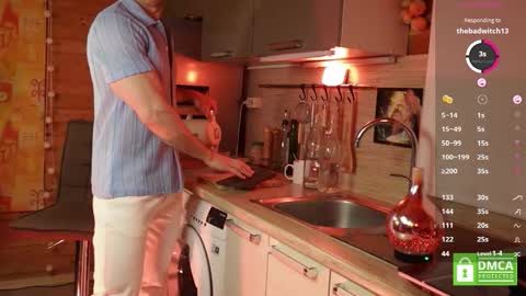 Snapshot of touch_of_eros chatting on 11.26.25 Paul online show from 11.26.25