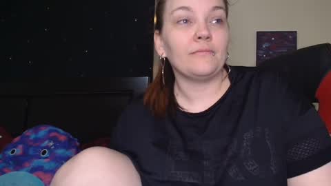 Snapshot of toxiclilly chatting on 11.02.25 Lilly Miss Mistress Goddess Maam Queen Boss online show from 11.02.25