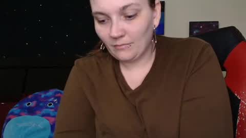 Snapshot of toxiclilly chatting on 11.25.25 Lilly Miss Mistress Goddess Maam Queen Boss online show from 11.25.25