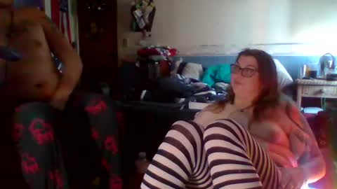 Toxiclove1311 online show from 12.15.24