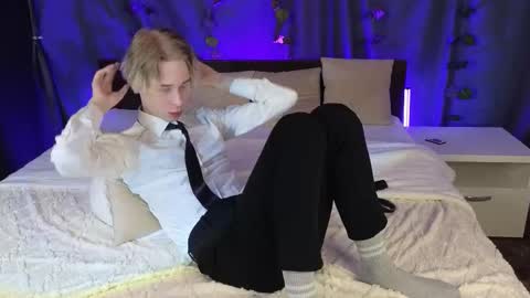 Max online show from 11.25.25