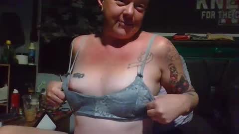 Snapshot of toxictemptress420 chatting on 12.20.25 ToxicTemptress420 online show from 12.20.25