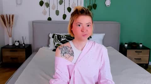 tracycurtis online show from 10.04.25