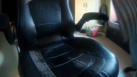 Snapshot of trafalgar9292 chatting on 11.03.25 trafalgar online show from 11.03.25