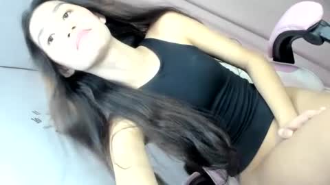 Snapshot of transbigcockrhian chatting on 12.11.24 Rhiane online show from 12.11.24