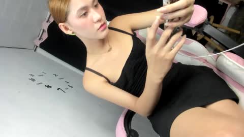 Snapshot of transbigcockrhian chatting on 02.12.25 Rhiane online show from 02.12.25