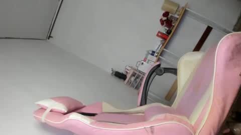 Snapshot of transbigcockrhian chatting on 12.02.25 Rhiane online show from 12.02.25