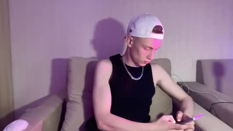 Travis online show from 04.08.26