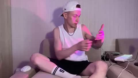 Travis online show from 04.14.26