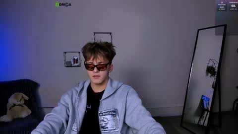 Snapshot of travis_wolf_ chatting on 09.15.25 Travis online show from 09.15.25