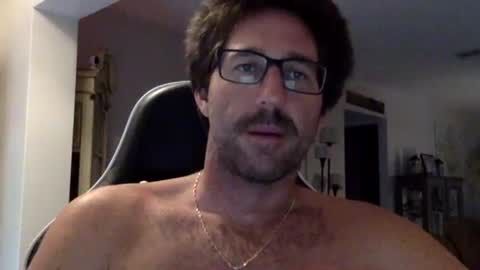 Snapshot of traviskenn chatting on 09.16.25 TravisKenn online show from 09.16.25