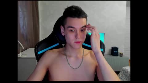 travisrivas online show from 03.04.25