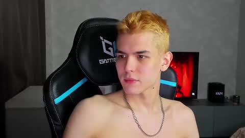 travisrivas online show from 03.07.25