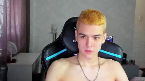 travisrivas online show from 03.08.25