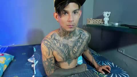 TRAV - INDEPENDENT MODEL online show from 09.15.25