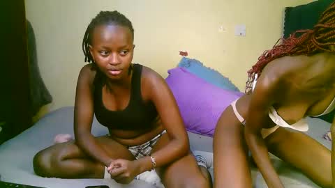 Snapshot of trazic_ chatting on 10.02.25 trazic_ online show from 10.02.25