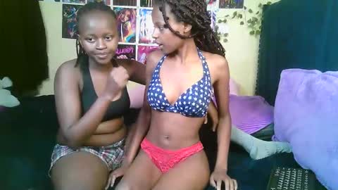 Snapshot of trazic_ chatting on 12.17.25 trazic_ online show from 12.17.25