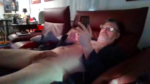 Snapshot of trebgeis1 chatting on 02.26.26 trebgeis1 online show from 02.26.26