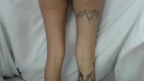 Sarah And Jon online show from 12.31.24