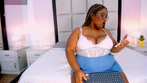 Treisy Vixen big ass online show from 06.20.26