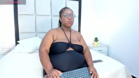 Treisy Vixen big ass online show from 06.22.26
