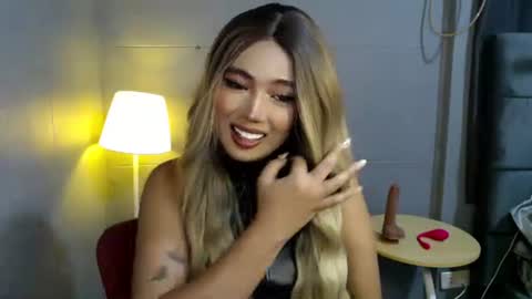 trexie_fucks15 online show from 11.11.25