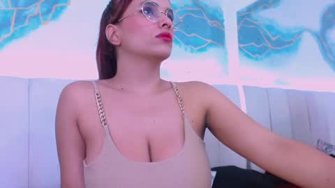 Snapshot of triana_crimson chatting on 09.20.25 triana_crimson online show from 09.20.25