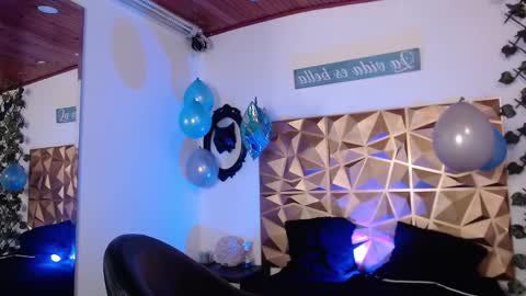 Snapshot of trinity_knox chatting on 09.16.25 trinity_knox online show from 09.16.25