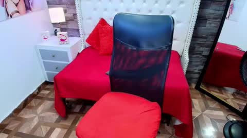 Snapshot of trinity_tsx chatting on 02.04.26 SOFIA online show from 02.04.26