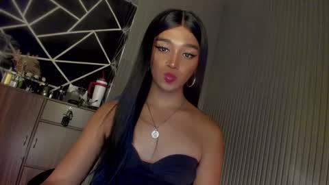 Ms Ella online show from 01.12.25