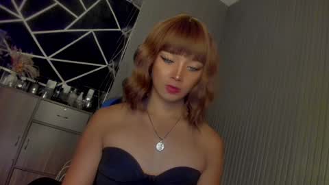 Ms Ella online show from 02.01.25