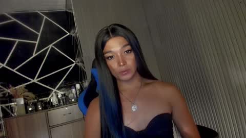 Ms Ella online show from 03.06.25