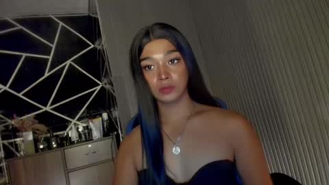 Ms Ella online show from 03.07.25