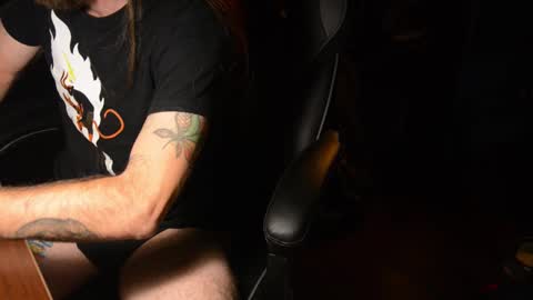 Snapshot of tripstocum chatting on 10.26.25 FluideAmer online show from 10.26.25