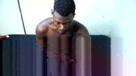 Snapshot of trisboo5 chatting on 12.11.24 Trisboo5 online show from 12.11.24