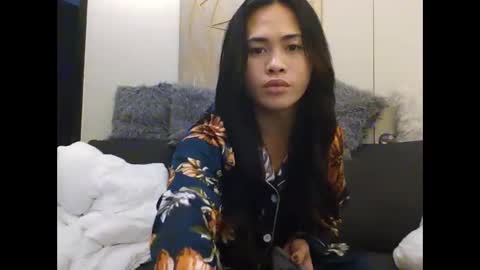 Trishia00 online show from 12.03.25