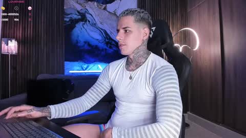 Snapshot of trisstan_ chatting on 12.02.24 Alexander online show from 12.02.24