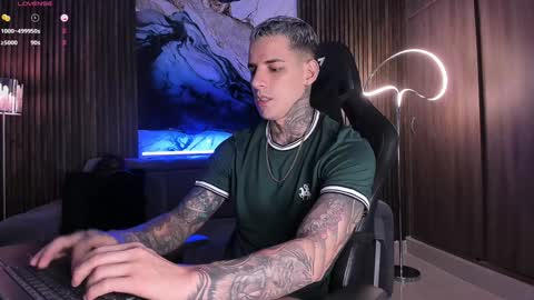 Snapshot of trisstan_ chatting on 12.04.24 Alexander online show from 12.04.24