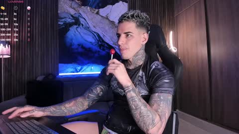 Snapshot of trisstan_ chatting on 12.27.24 Alexander online show from 12.27.24